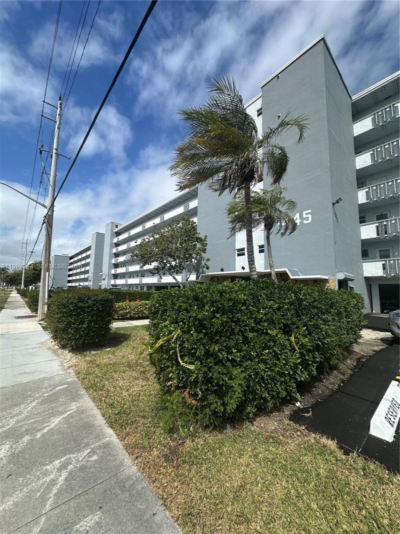 1445 Atlantic Shores Blvd , Unit 307, Hallandale Beach, FL 33009 Photo