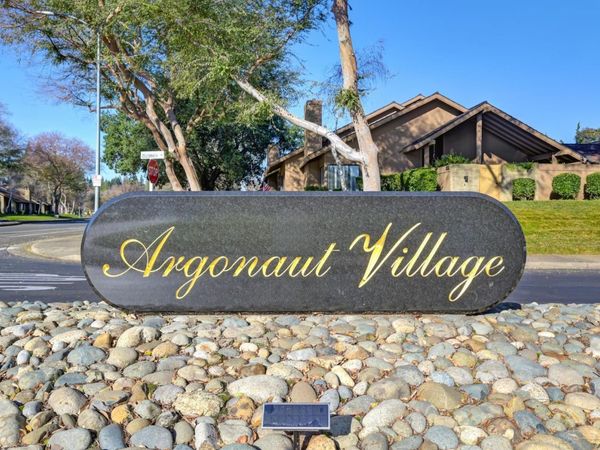 1954 D O Mills Ct, Gold River, CA 95670