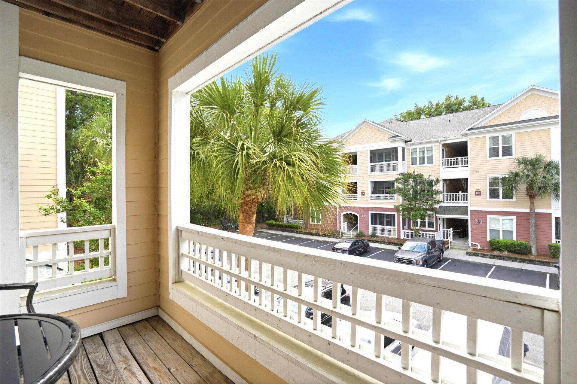 200 Bucksley Photo 11