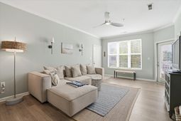 200 Bucksley photo 4