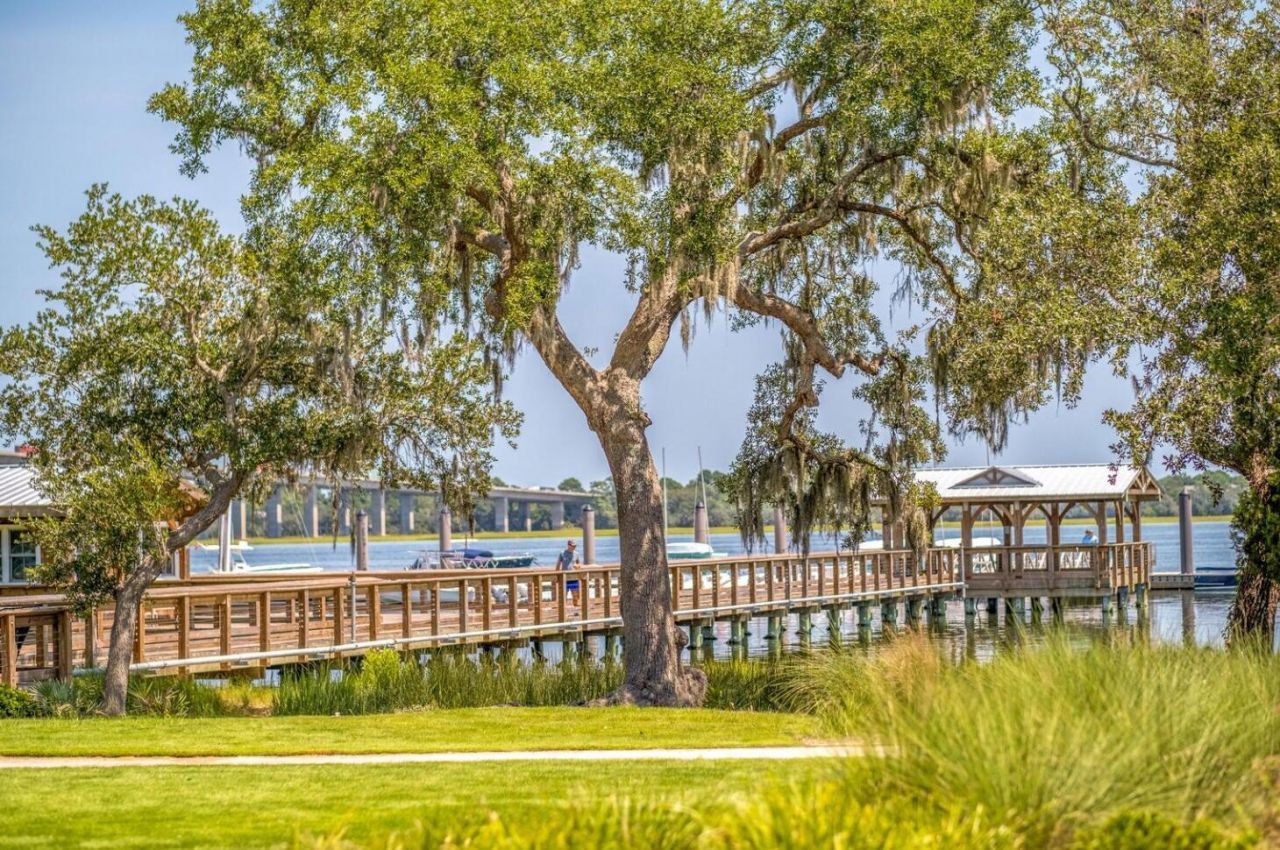 200 Bucksley Photo 20