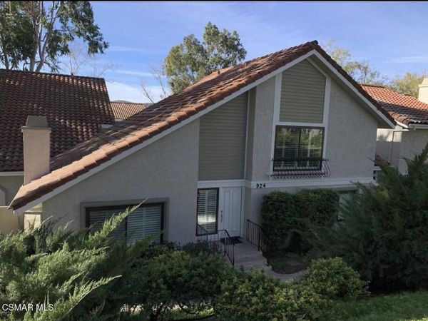 924 Thistlegate Road, Oak Park, CA 91377