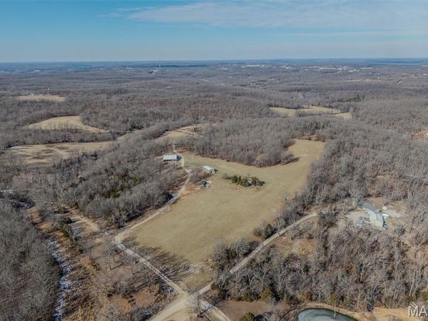 1389 Crater Hill Road , Camdenton, MO 65020