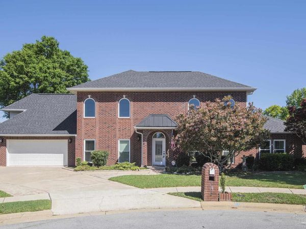 5922 Hermitage Dr, Pensacola, FL 32504