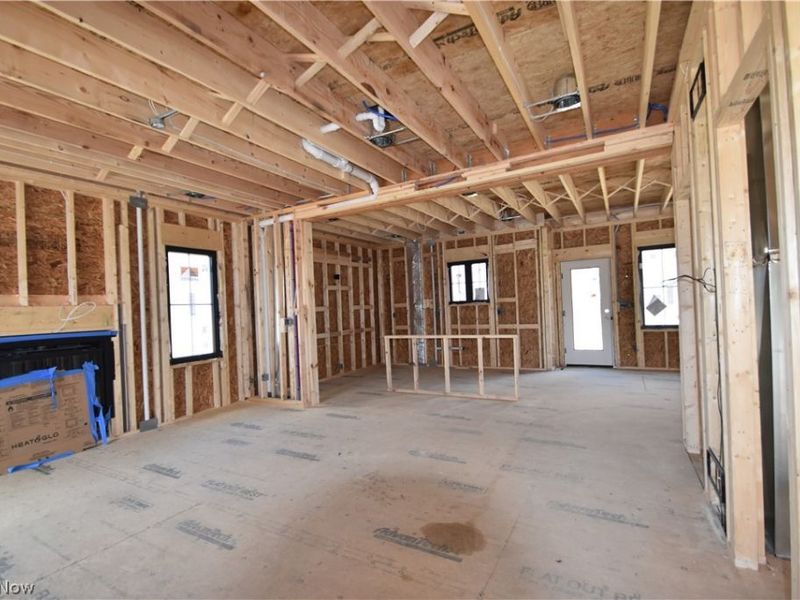 211 Ashwood Landing, Hubbard, OH 44425 Photo 3