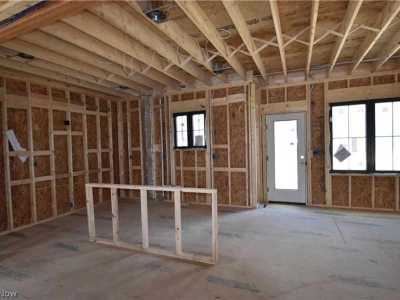 211 Ashwood Landing, Hubbard, OH 44425 Photo 9