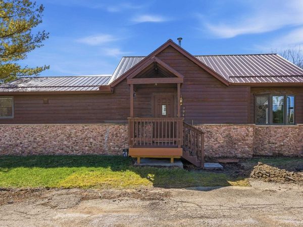 3940 Oneida Avenue, Dubuque, IA 52001