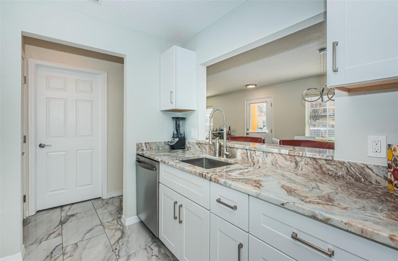 3876 Island Way, Saint Petersburg, FL 33705 Photo