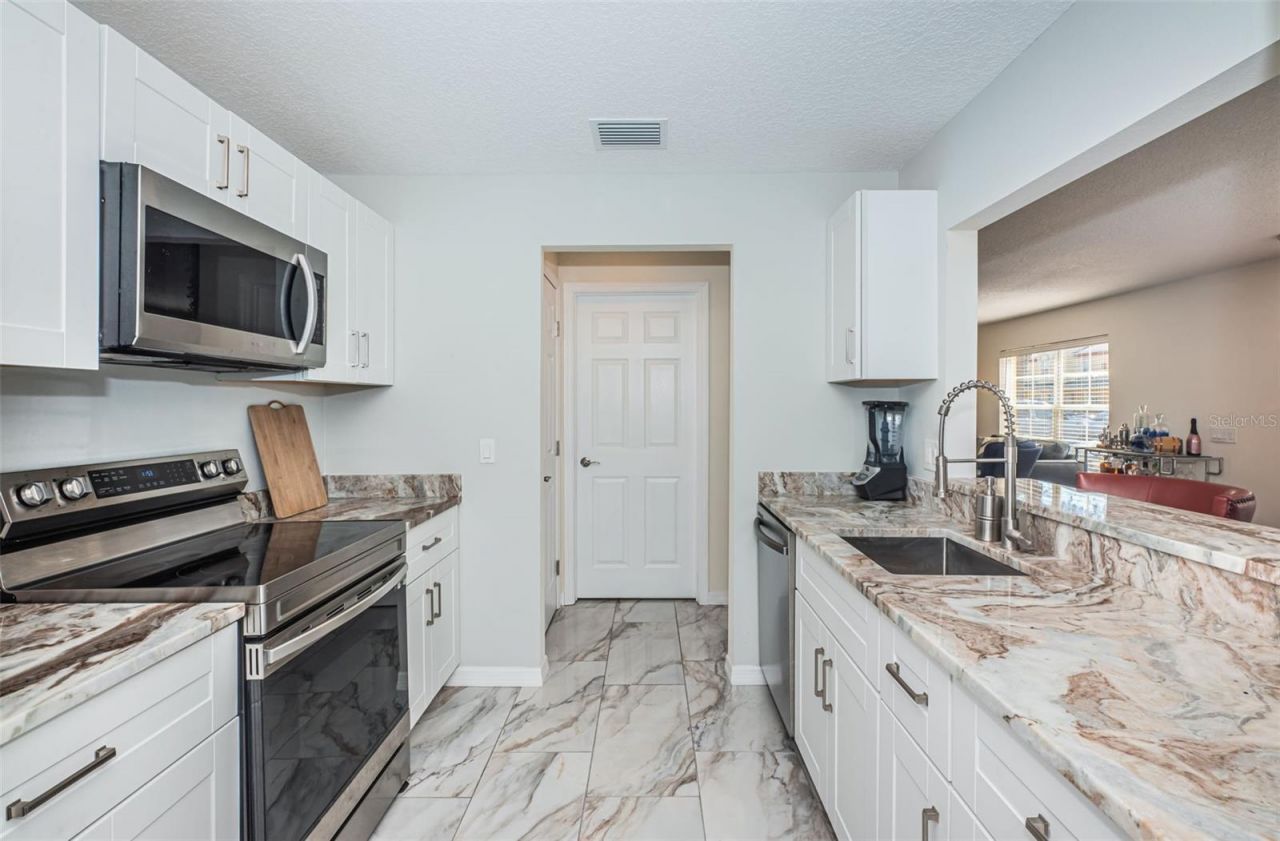 3876 Island Way, Saint Petersburg, FL 33705 Photo