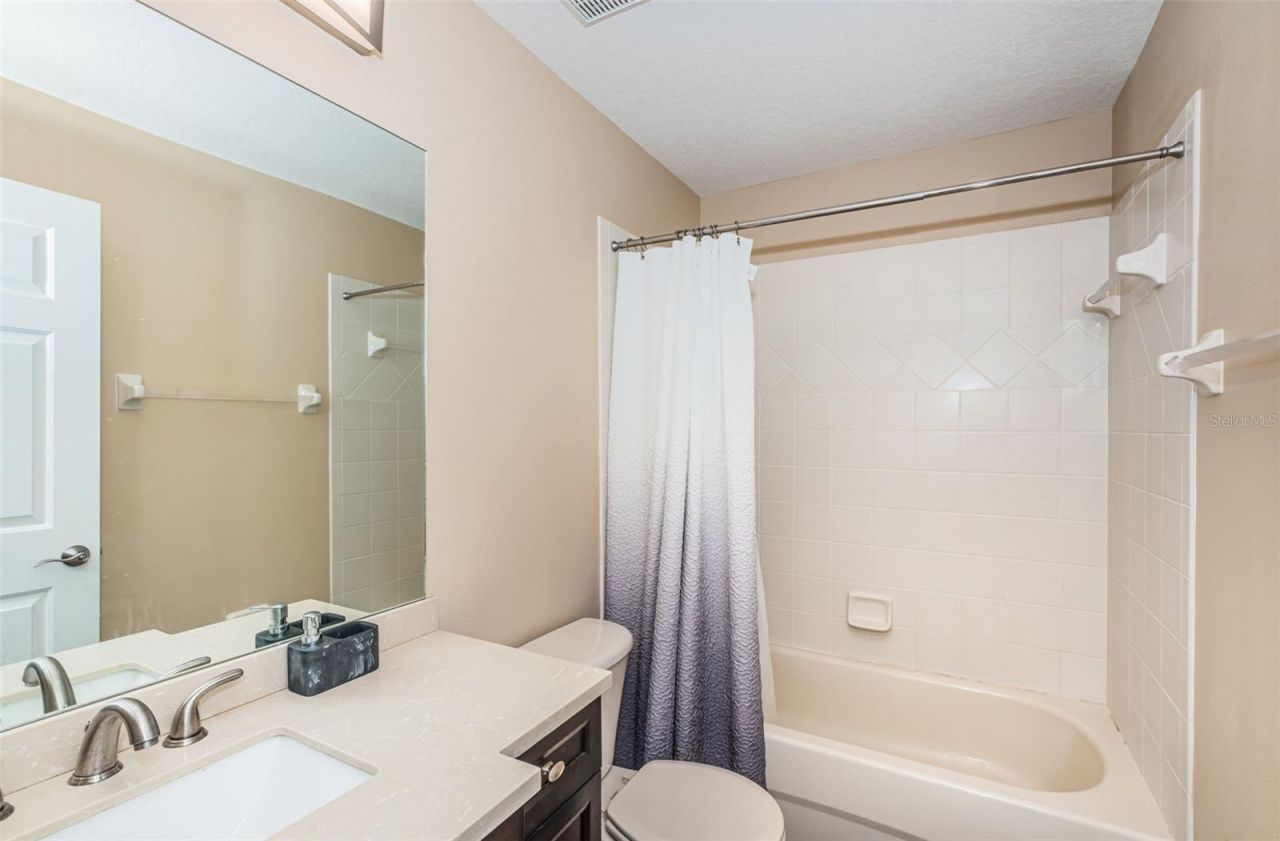 3876 Island Way, Saint Petersburg, FL 33705 Photo