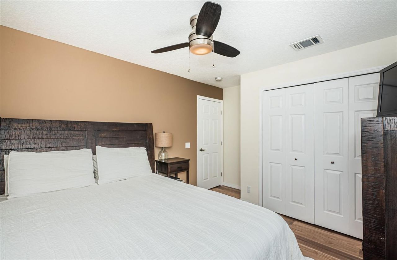 3876 Island Way, Saint Petersburg, FL 33705 Photo