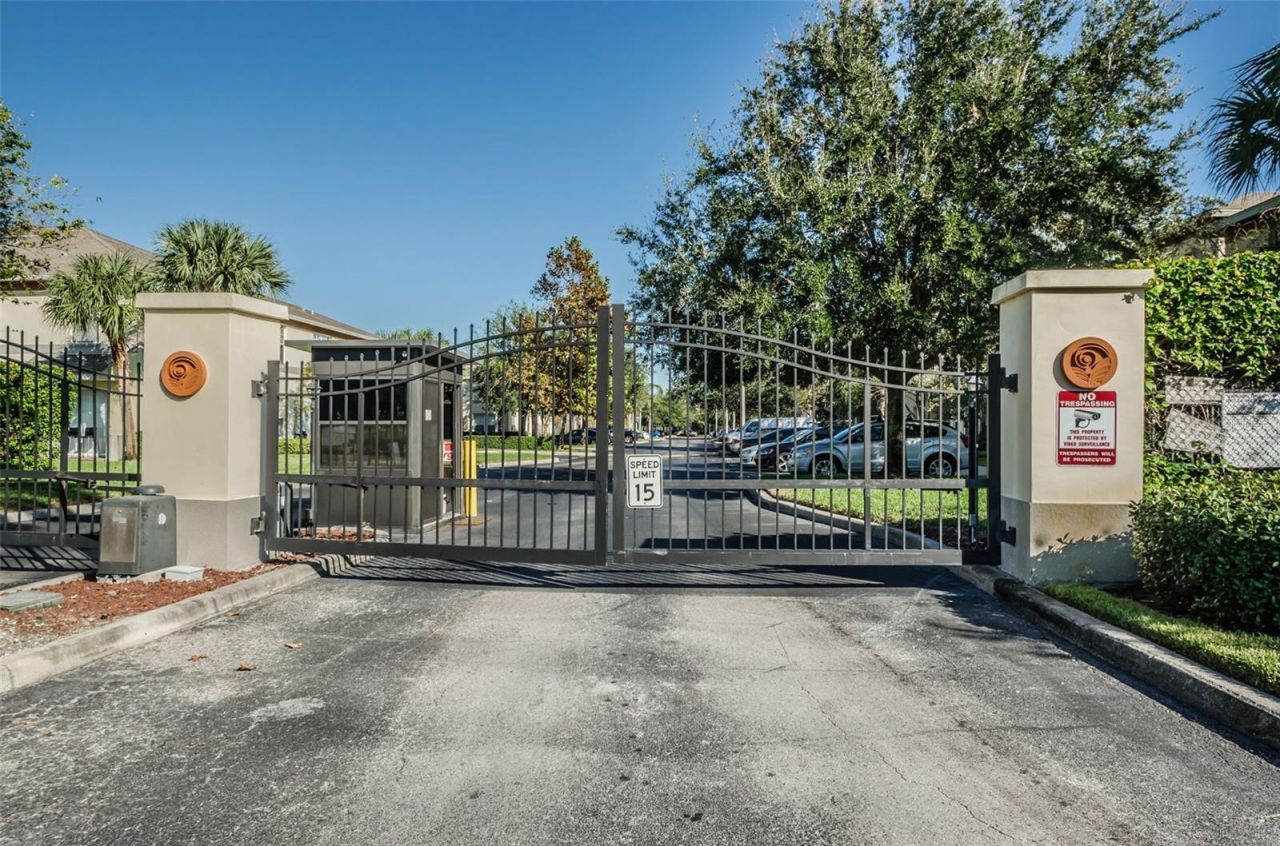 3876 Island Way, Saint Petersburg, FL 33705 Photo