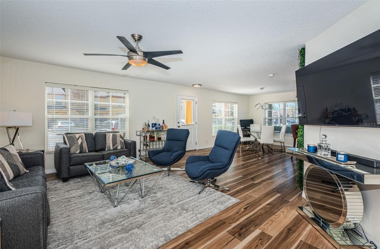 3876 Island Way, Saint Petersburg, FL 33705 Photo
