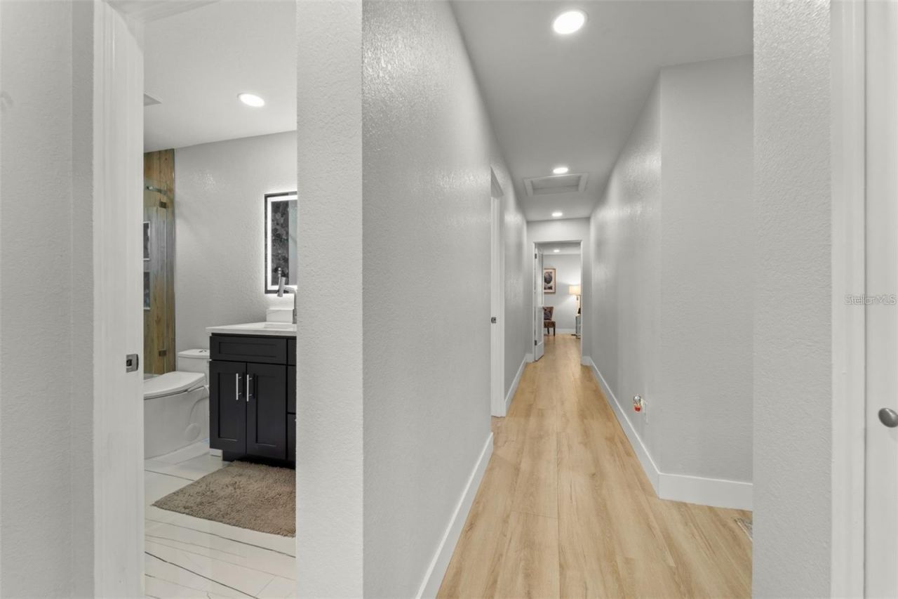 8648 14th Way N, Unit FL, Saint Petersburg, FL 33702 Photo