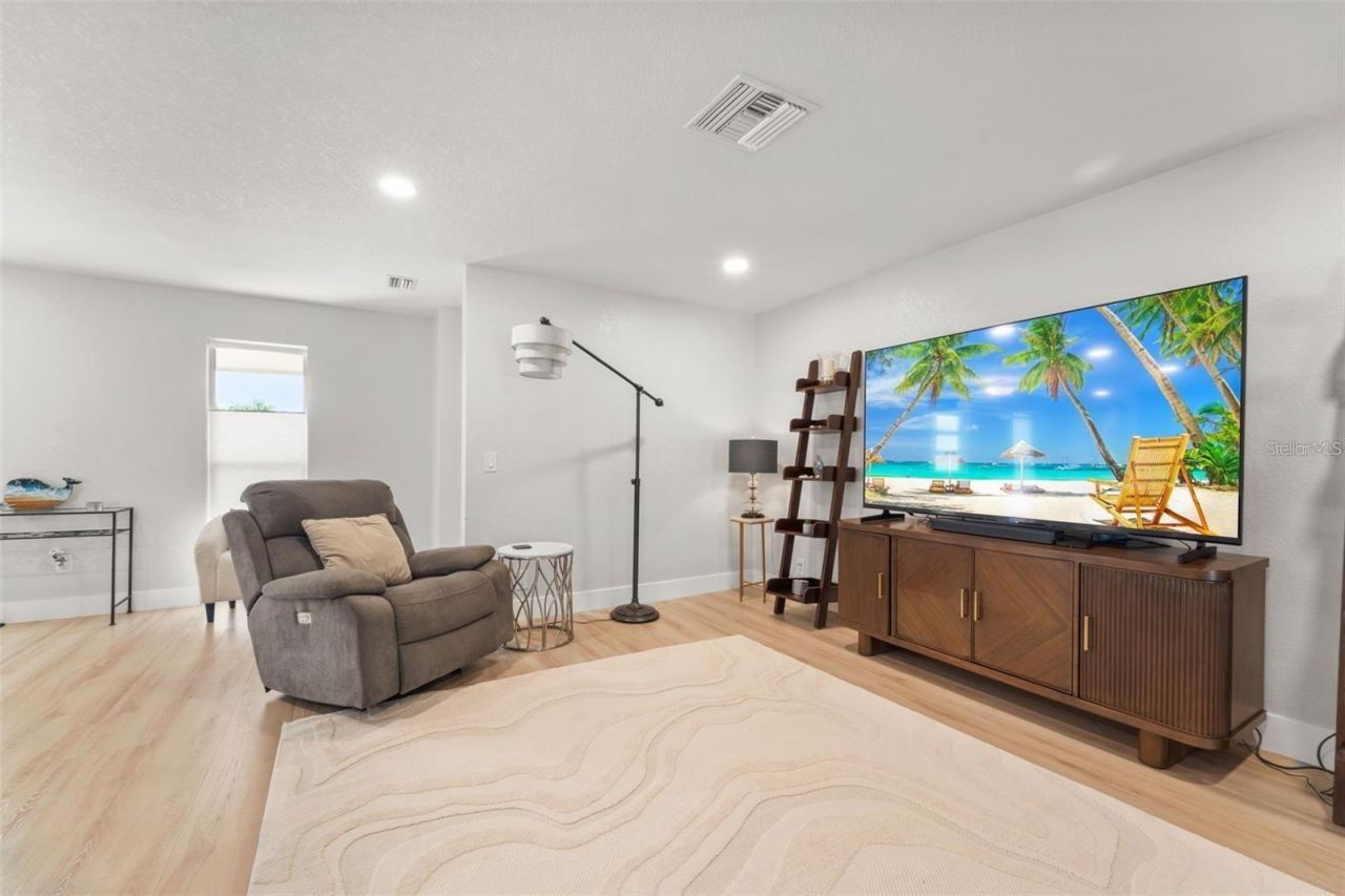 8648 14th Way N, Unit FL, Saint Petersburg, FL 33702 Photo