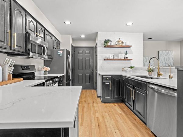 2293 A Circle Ridge, Delafield, WI 53018