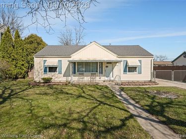 26414 Waldorf Street, Roseville, MI 48066