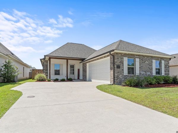 5159 Black River Rd, Darrow, LA 70725