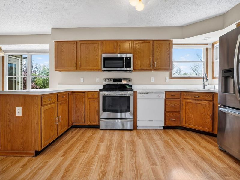 683 Scioto Meadows Boulevard, Grove City, OH 43123 Photo 15