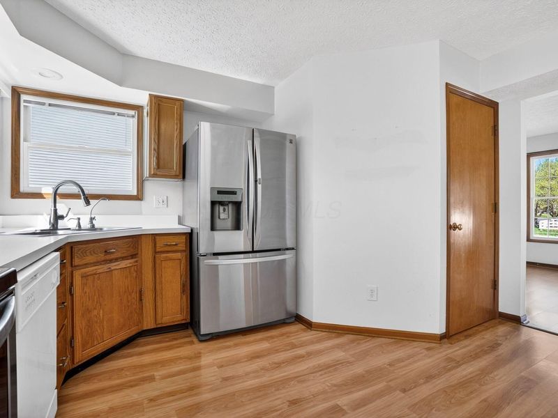 683 Scioto Meadows Boulevard, Grove City, OH 43123 Photo 17