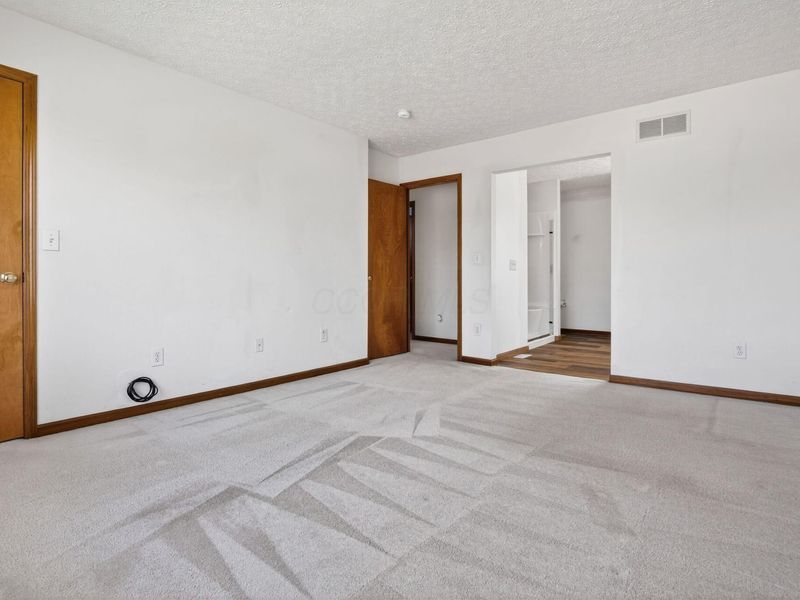 683 Scioto Meadows Boulevard, Grove City, OH 43123 Photo 22