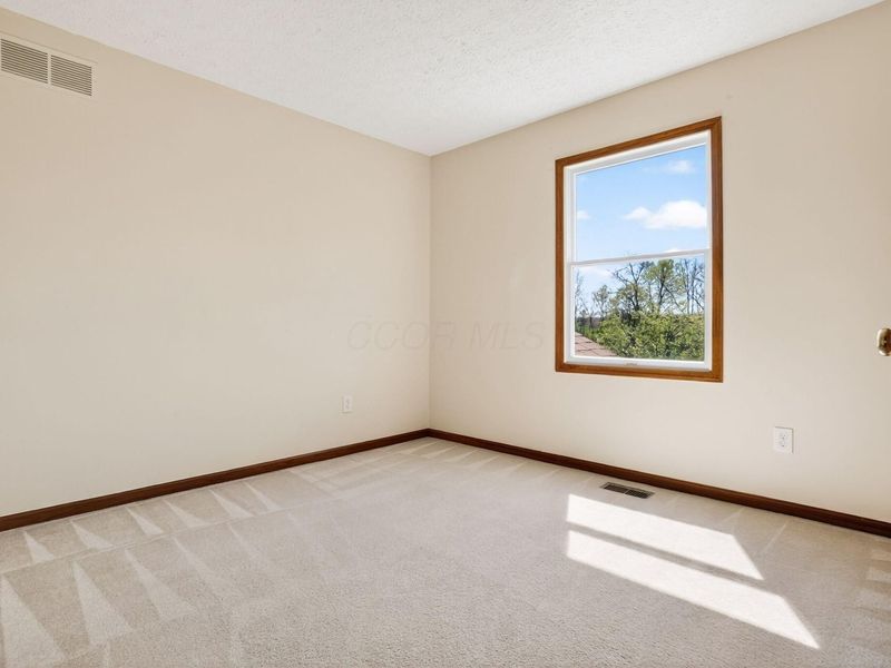 683 Scioto Meadows Boulevard, Grove City, OH 43123 Photo 27