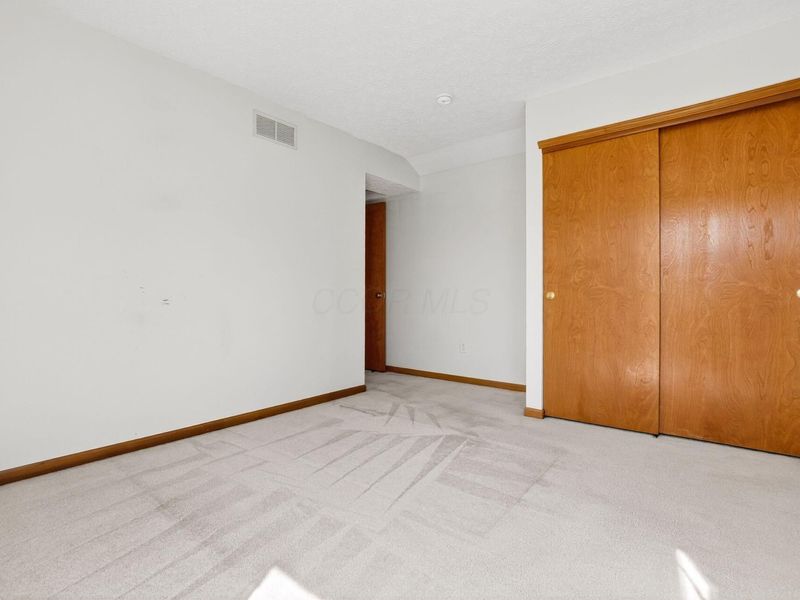 683 Scioto Meadows Boulevard, Grove City, OH 43123 Photo 32