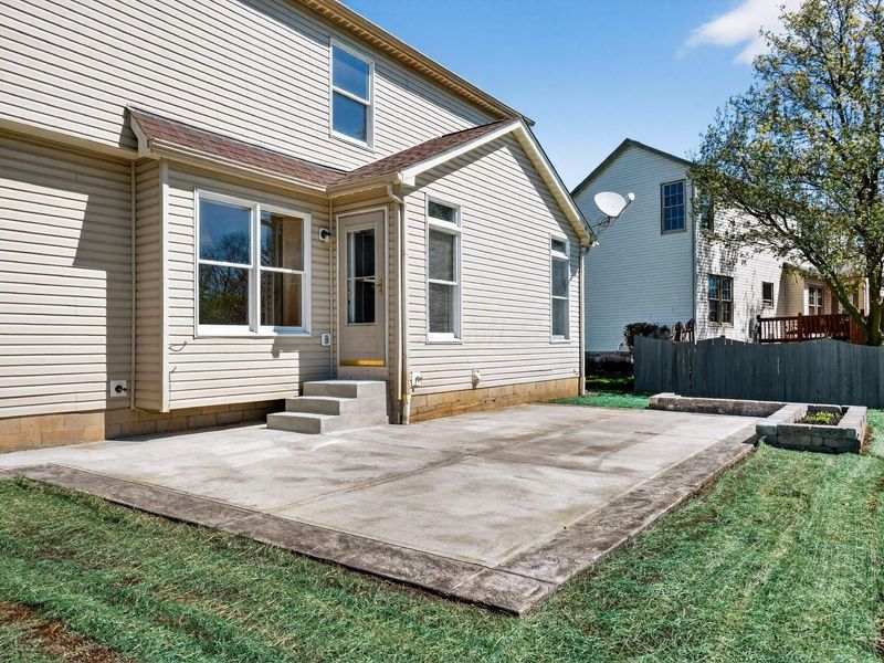 683 Scioto Meadows Boulevard, Grove City, OH 43123 Photo 35