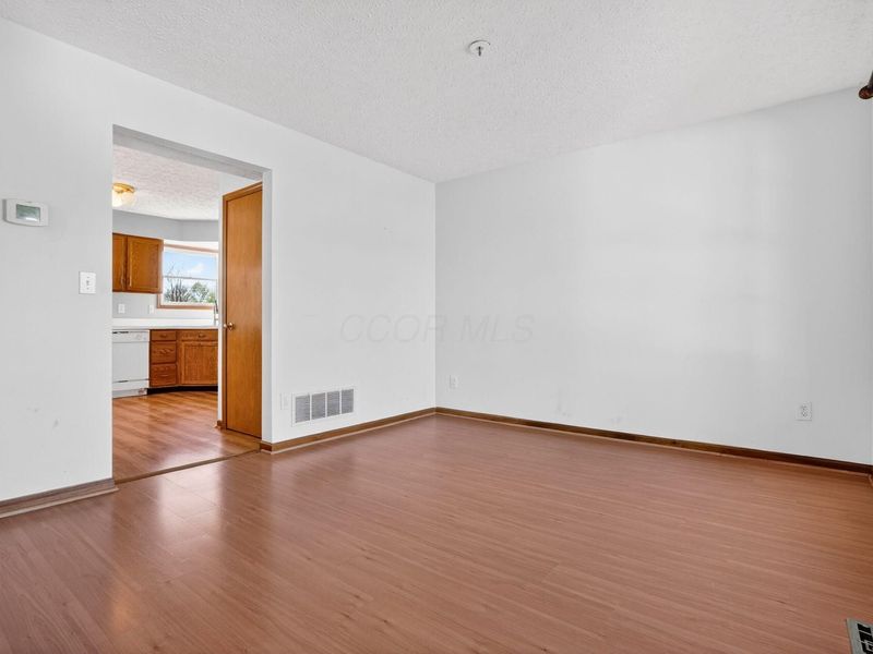 683 Scioto Meadows Boulevard, Grove City, OH 43123 Photo 8