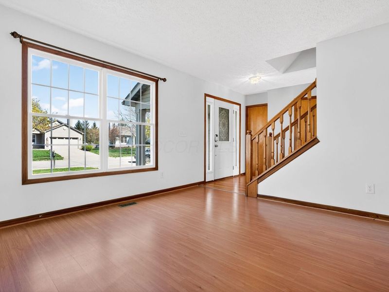 683 Scioto Meadows Boulevard, Grove City, OH 43123 Photo 9