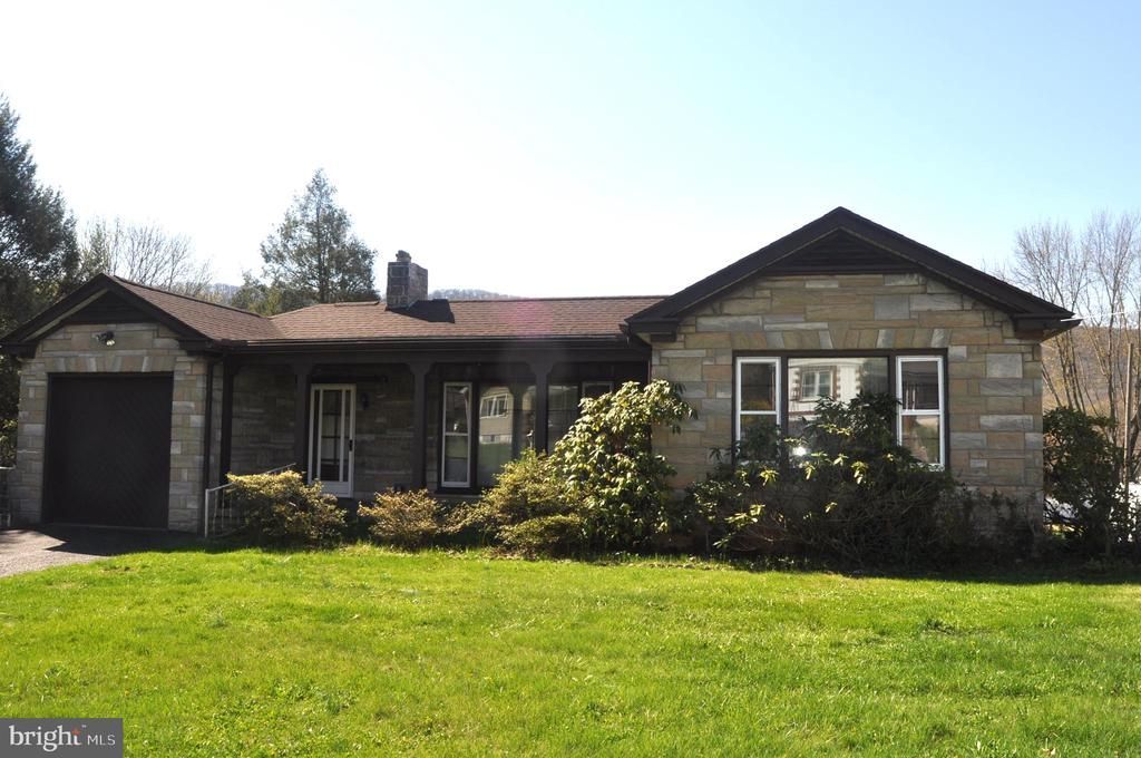 926 STATE STREET, MILLERSBURG, PA 17061