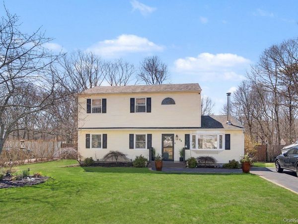 64 sweetbriar Drive, Mastic, NY 11950