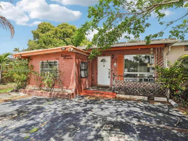 1611 NE 42nd Ct , Pompano Beach, FL 33064