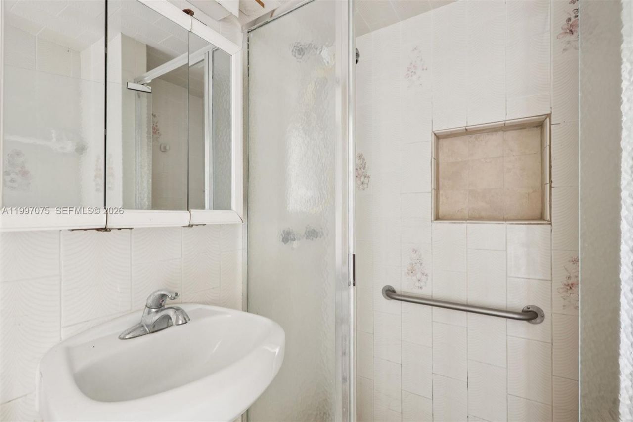 1611 NE 42nd Ct , Pompano Beach, FL 33064 Photo