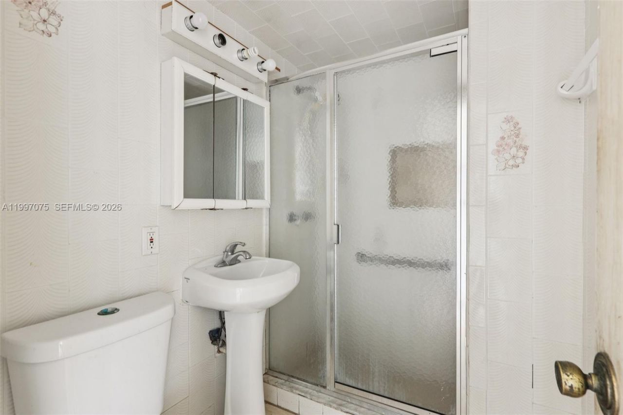 1611 NE 42nd Ct , Pompano Beach, FL 33064 Photo