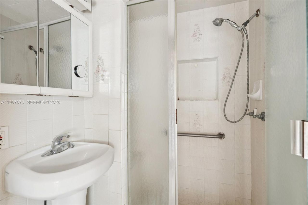 1611 NE 42nd Ct , Pompano Beach, FL 33064 Photo