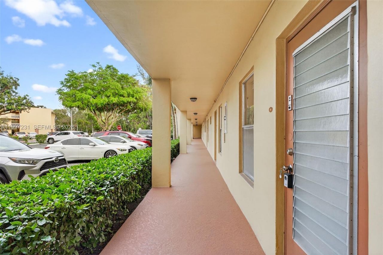 5801 NW 62nd Ave, Unit 106, Tamarac, FL 33319 Photo