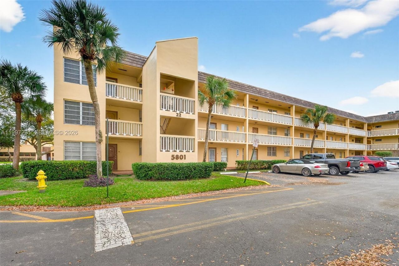 5801 NW 62nd Ave, Unit 106, Tamarac, FL 33319 Photo