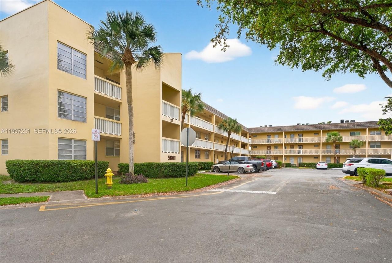5801 NW 62nd Ave, Unit 106, Tamarac, FL 33319 Photo