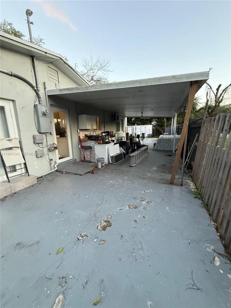 502 NE 163rd St, Miami, FL 33162 Photo