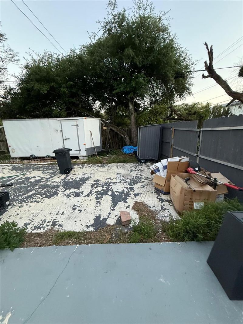 502 NE 163rd St, Miami, FL 33162 Photo