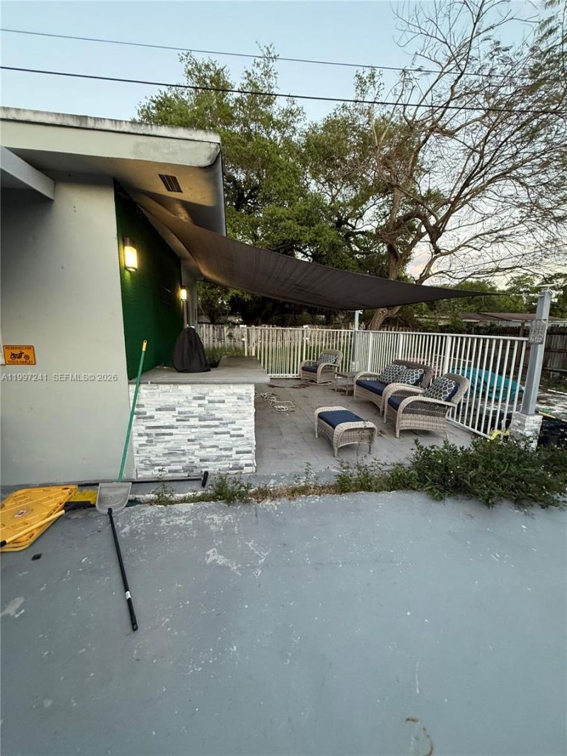 502 NE 163rd St, Miami, FL 33162 Photo