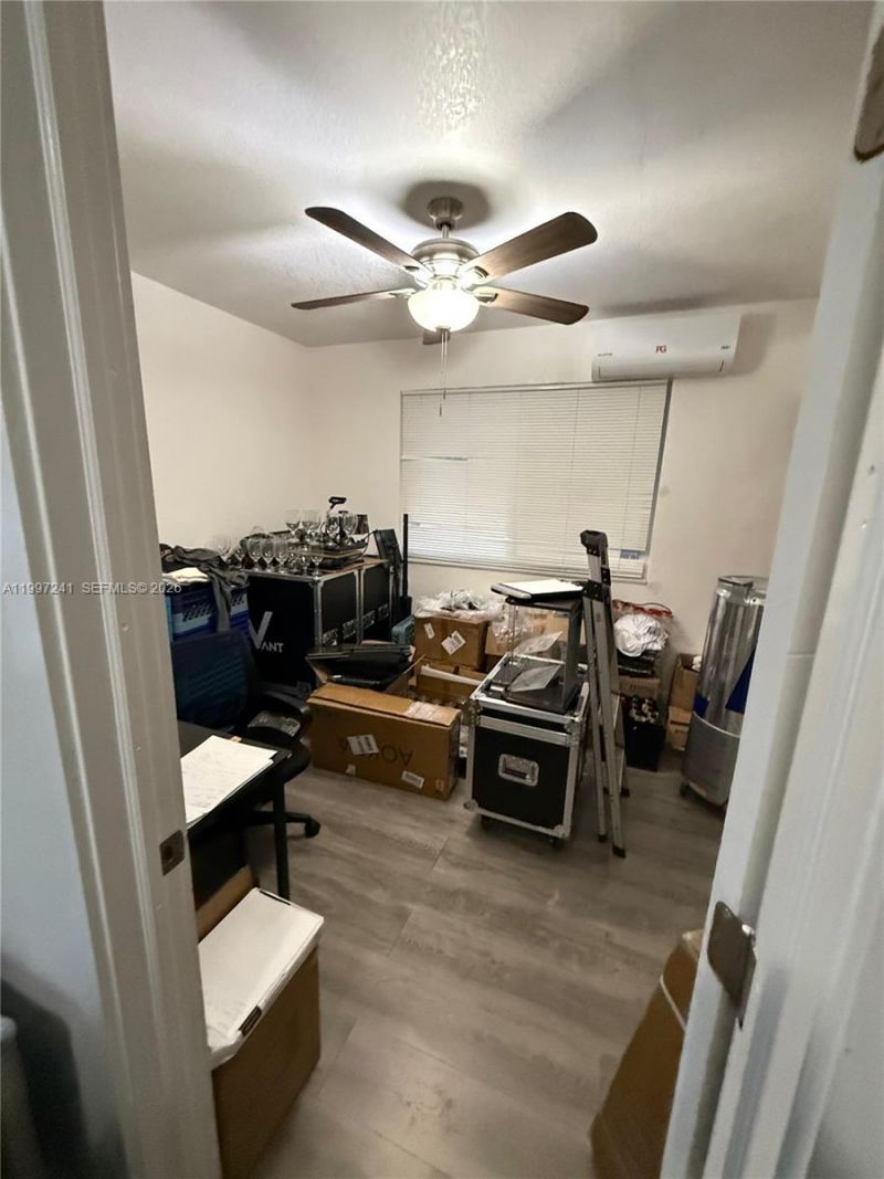 502 NE 163rd St, Miami, FL 33162 Photo