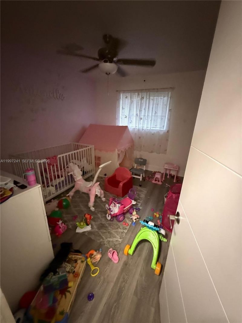 502 NE 163rd St, Miami, FL 33162 Photo