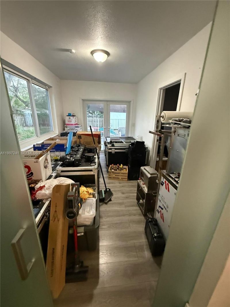 502 NE 163rd St, Miami, FL 33162 Photo