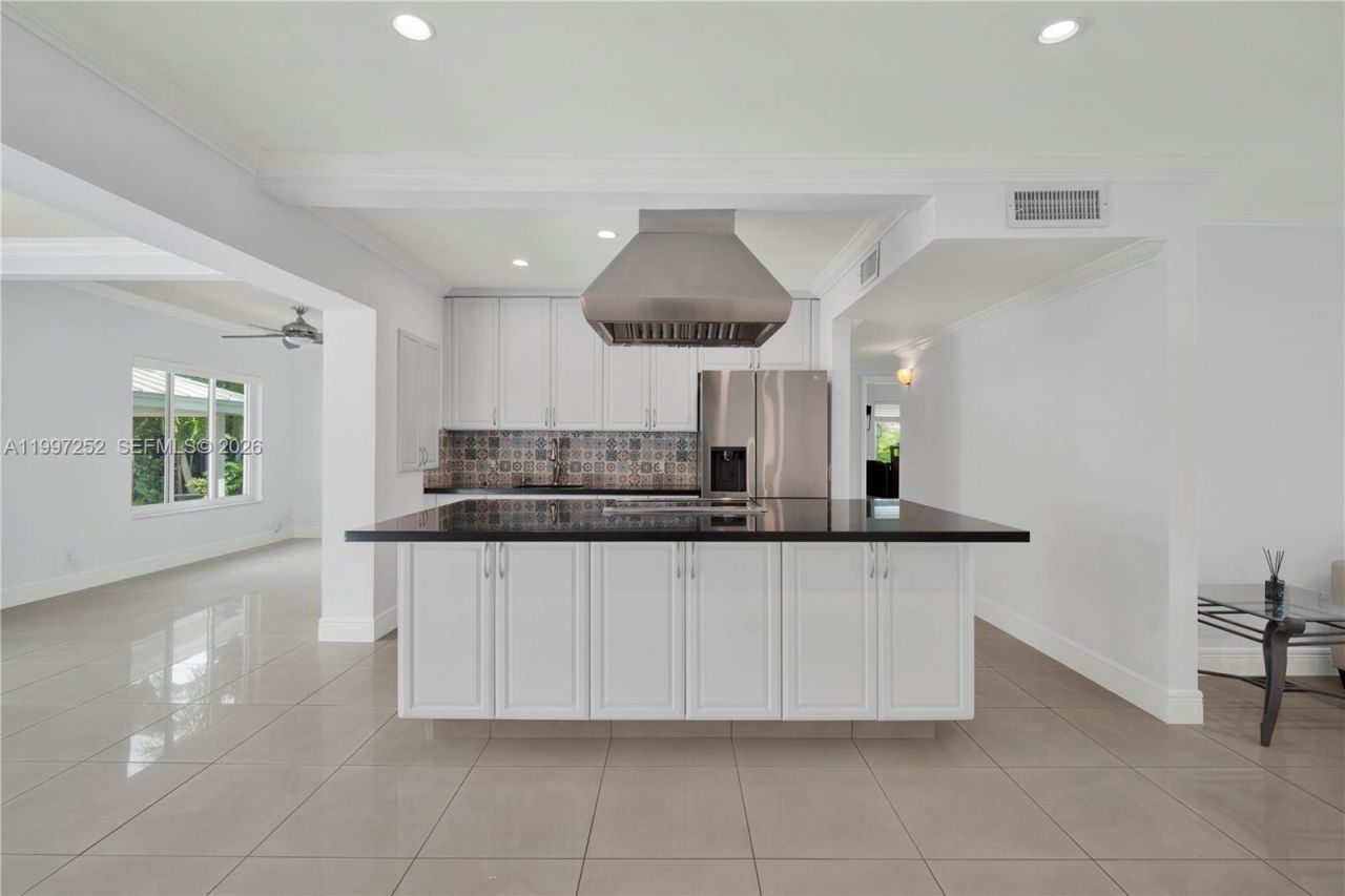 5901 SW 45th St, Miami, FL 33155 Photo