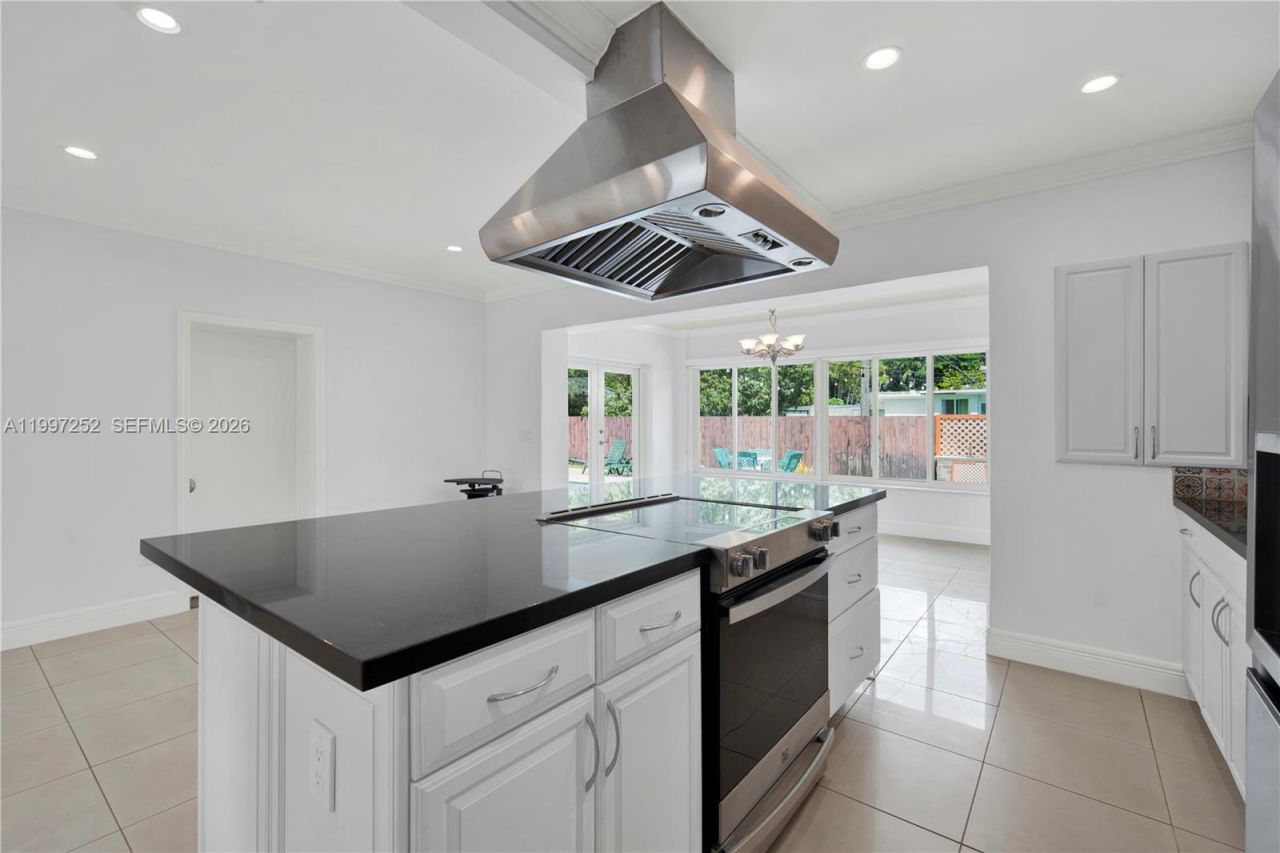 5901 SW 45th St, Miami, FL 33155 Photo