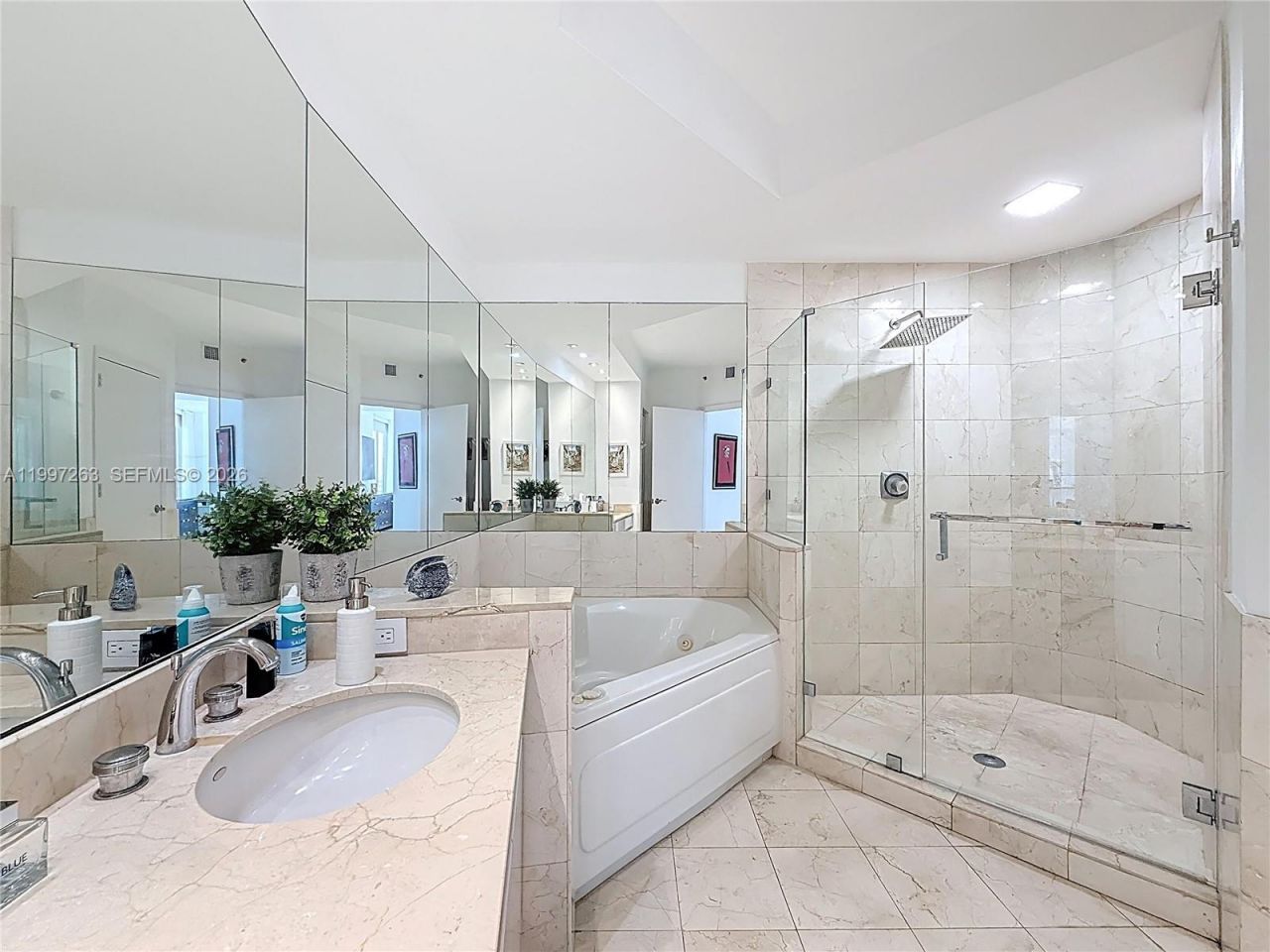 808 Brickell Key Dr, Unit 2002, Miami, FL 33131 Photo