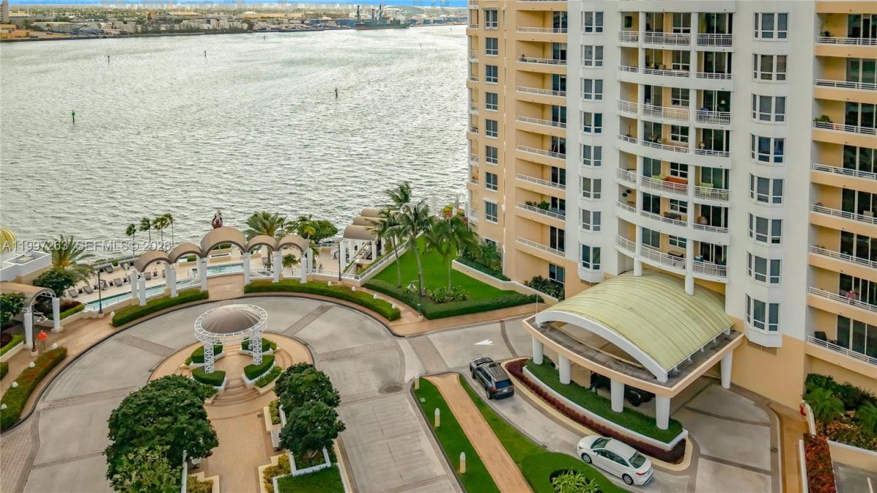 808 Brickell Key Dr, Unit 2002, Miami, FL 33131 Photo