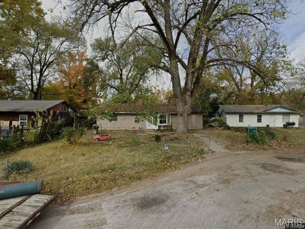 530 Hall Street , Troy, MO 63379
